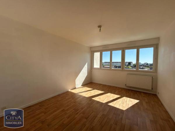 Appartement à louer 2 pièces 46.4m² Lucé (28110)
