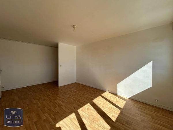 Appartement à louer 2 pièces 46.4m² Lucé (28110)