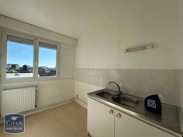 Appartement à louer 2 pièces 46.4m² Lucé (28110)