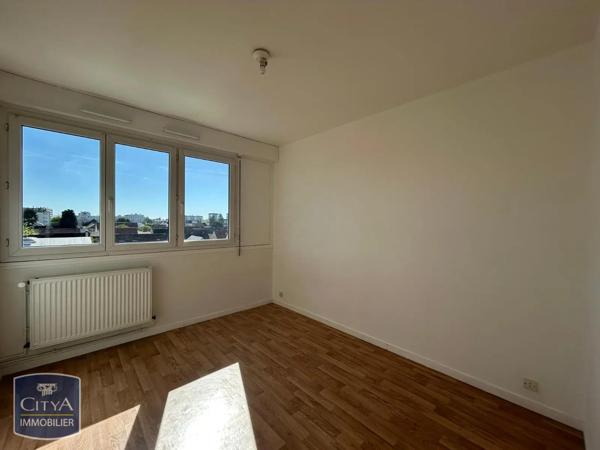 Appartement à louer 2 pièces 46.4m² Lucé (28110)