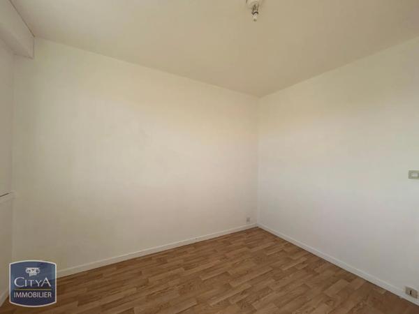 Appartement à louer 2 pièces 46.4m² Lucé (28110)