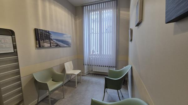 Rez-de-jardin dans maison bourgeoise du XIXè siècle