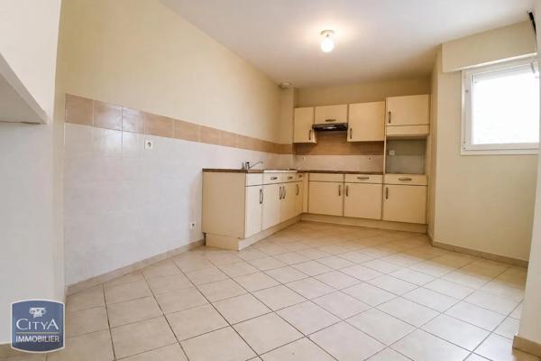 Appartement à louer 3 pièces 75.57m² Sorgues (84700)