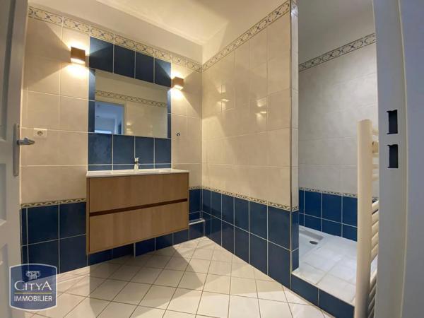 Appartement à louer 3 pièces 75.57m² Sorgues (84700)