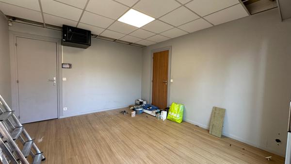 Bureau lumineux 13 m² – Rez-de-chaussée – Boulevard Watteau, Valenciennes