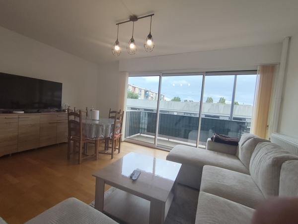 SUPERBE APPARTEMENT F4 DE 78M² REFAIT A NEUF AVEC BALCON ET ASCENSEUR DANS LA RESIDENCE DE STANDING JEANNE HA Beauvais (60000)