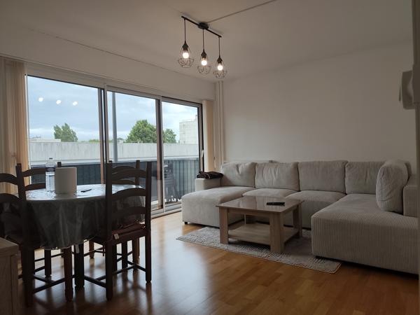 SUPERBE APPARTEMENT F4 DE 78M² REFAIT A NEUF AVEC BALCON ET ASCENSEUR DANS LA RESIDENCE DE STANDING JEANNE HA Beauvais (60000)