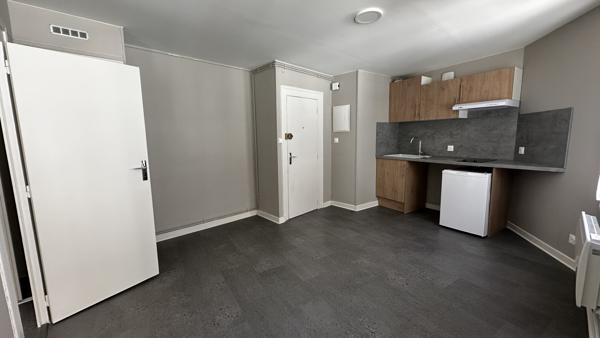 Appartement
                                                                                                                                                                                                                                                                                                                        2 pièce(s)                                                                                                                                                                                                          1 chambre(s)                                                                                                                                                                                                          30.71  m²