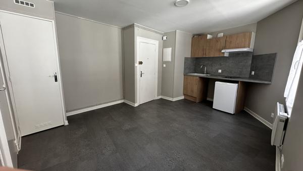 Appartement
                                                                                                                                                                                                                                                                                                                        2 pièce(s)                                                                                                                                                                                                          1 chambre(s)                                                                                                                                                                                                          30.71  m²
