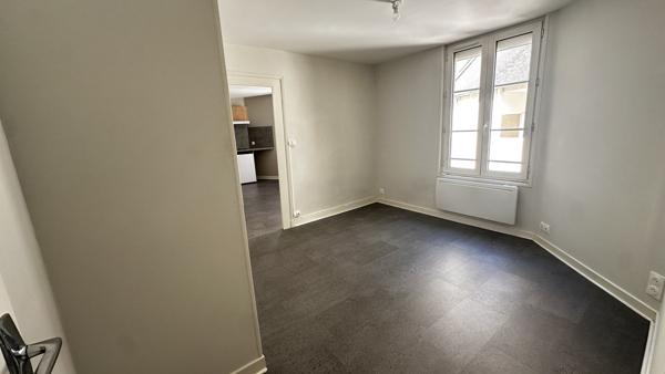 Appartement
                                                                                                                                                                                                                                                                                                                        2 pièce(s)                                                                                                                                                                                                          1 chambre(s)                                                                                                                                                                                                          30.71  m²