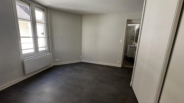 Appartement
                                                                                                                                                                                                                                                                                                                        2 pièce(s)                                                                                                                                                                                                          1 chambre(s)                                                                                                                                                                                                          30.71  m²