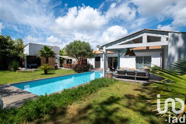 Maison à vendre 6 pièces 205 m² Sainte-Marie-de-Ré
