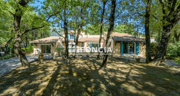 À vendre Maison 5 pièces 202 m² - Rochefort-du-gard 30650