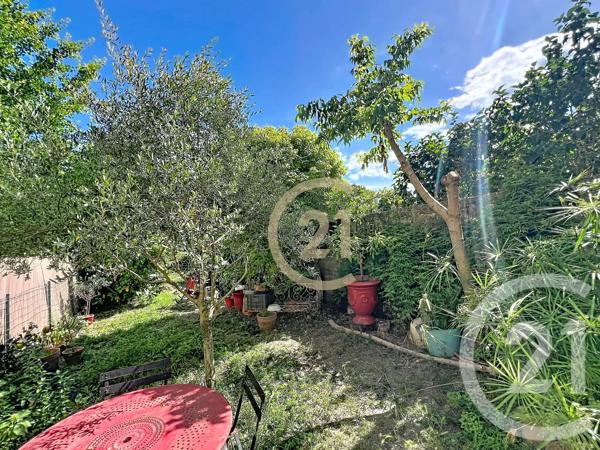 Maison à vendre  4 pièces - 181 m 2   UZES  - 30