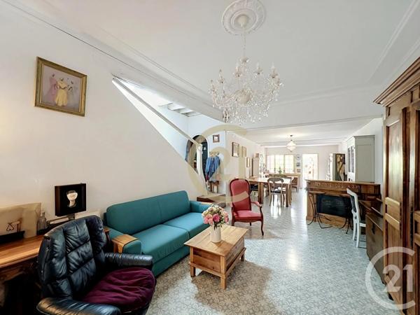 Maison à vendre  4 pièces - 181 m 2   UZES  - 30