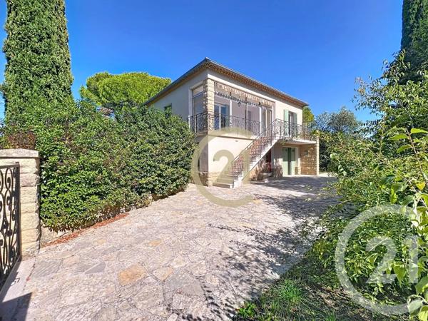 Maison à vendre  4 pièces - 181 m 2   UZES  - 30