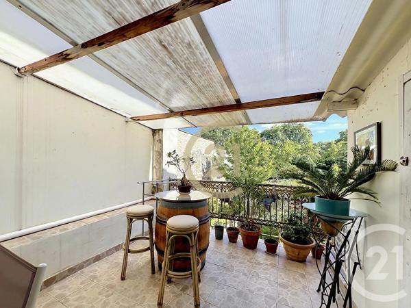Maison à vendre  4 pièces - 181 m 2   UZES  - 30
