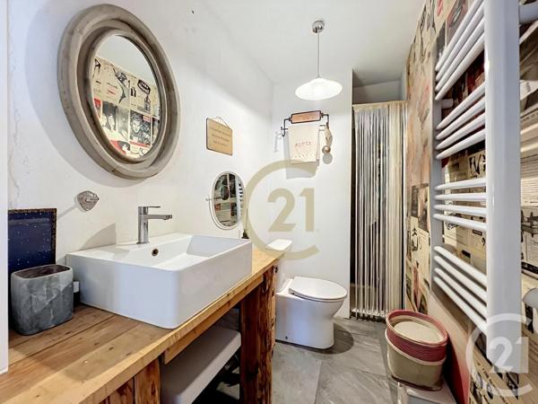 Maison à vendre  4 pièces - 181 m 2   UZES  - 30