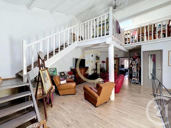 Maison à vendre  4 pièces - 181 m 2   UZES  - 30