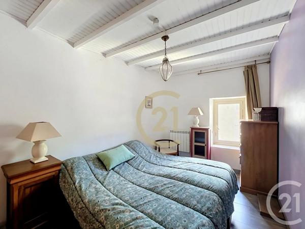 Maison à vendre  4 pièces - 181 m 2   UZES  - 30