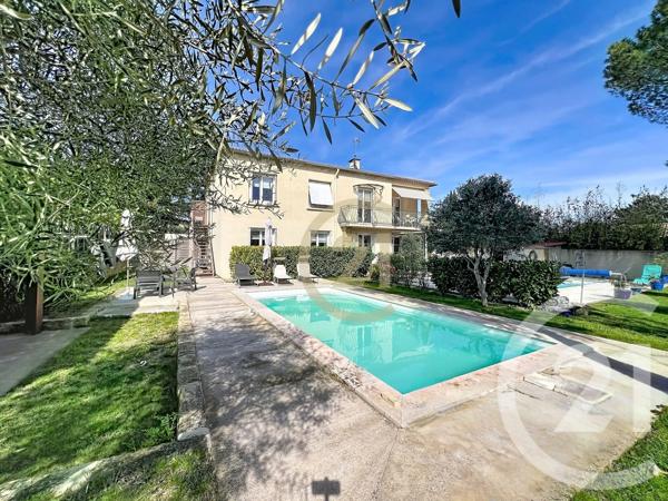 Maison à vendre  11 pièces - 230 m 2   UZES  - 30