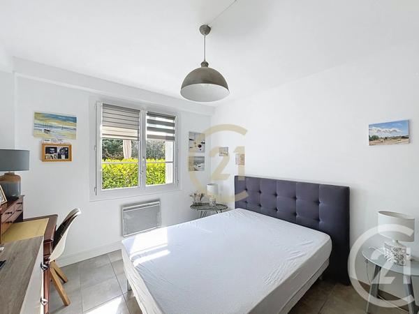 Maison à vendre  11 pièces - 230 m 2   UZES  - 30