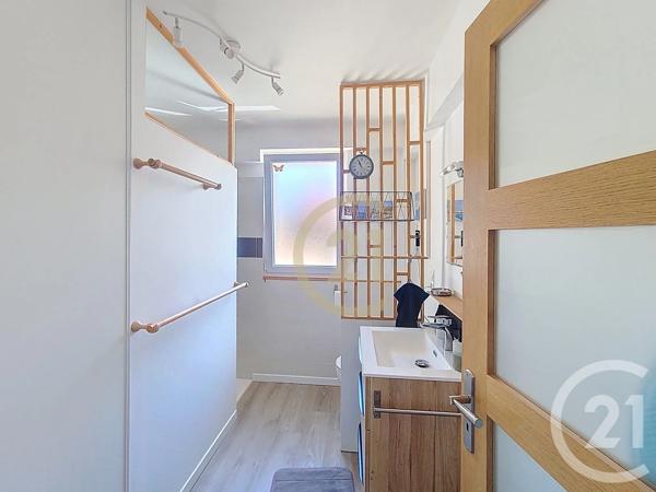 Maison à vendre  11 pièces - 230 m 2   UZES  - 30