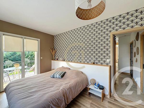 Maison à vendre  11 pièces - 230 m 2   UZES  - 30