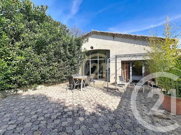 Maison à vendre  11 pièces - 230 m 2   UZES  - 30
