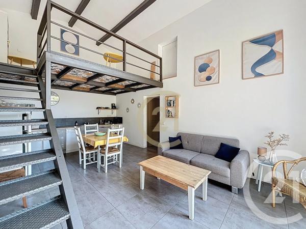 Maison à vendre  11 pièces - 230 m 2   UZES  - 30