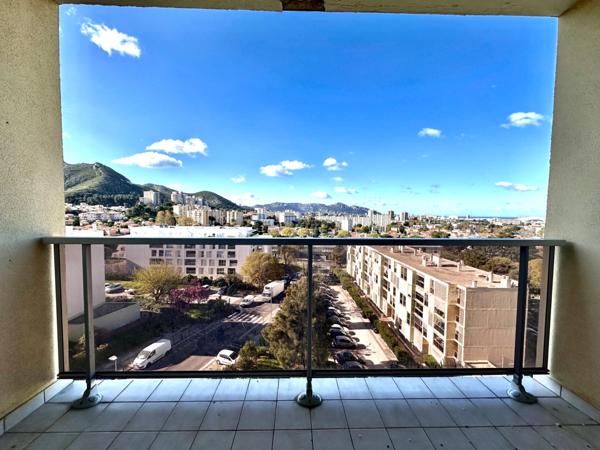 Marseille 10eme, T3 de 62 M2 avec Terrasse, Dernier étage et Traversant.