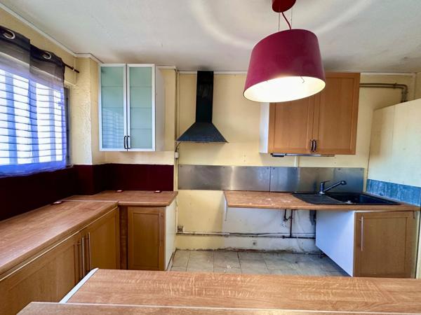 Marseille 10eme, T3 de 62 M2 avec Terrasse, Dernier étage et Traversant.