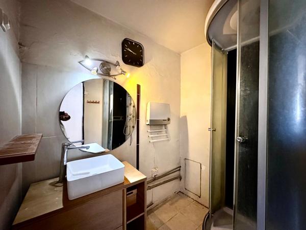 Marseille 10eme, T3 de 62 M2 avec Terrasse, Dernier étage et Traversant.