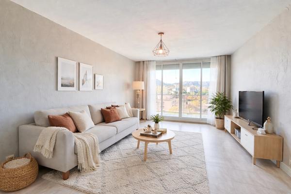 Marseille 10eme, T3 de 62 M2 avec Terrasse, Dernier étage et Traversant.