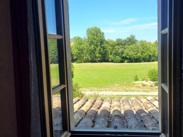 Mitoyenne 1 côté - 8 pièces - 187 m²