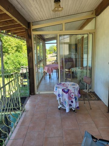 Mitoyenne 1 côté - 8 pièces - 187 m²