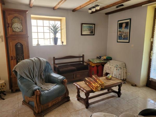 Mitoyenne 1 côté - 8 pièces - 187 m²