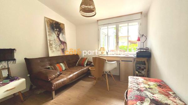 Vente
                Maison110 m² - 4 Pièces -
                    MERIGNAC (33700)