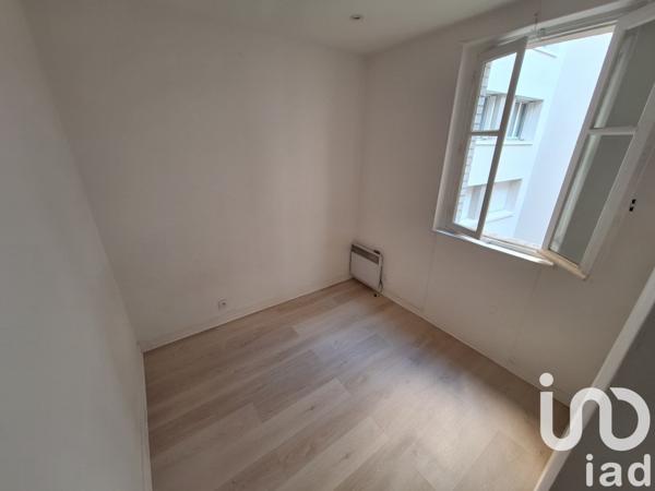 Appartement 3 pièces de 64 m² à Paris (75015)