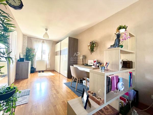 MAISON CONFLANS STE HONORINE - 7 PIÈCES - 130 m² €499 000 ** - Référence 7326