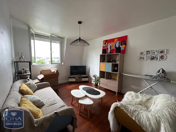 Appartement à louer 2 pièces 58.15m² Laval (53000)