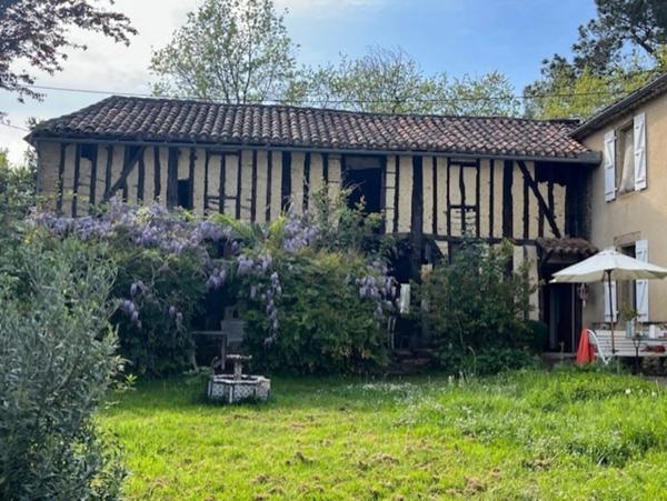 PLAISANCE DU GERS-MARCIAC, AUTHENTIQUE PROPRIETE RURALE 2 hecataressans voisin, sans vis à vis, un peu cachée et pourtant avec une jolie vue sur coteaux gascons