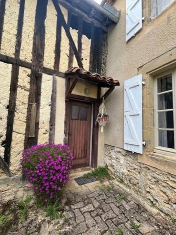 PLAISANCE DU GERS-MARCIAC, AUTHENTIQUE PROPRIETE RURALE 2 hecataressans voisin, sans vis à vis, un peu cachée et pourtant avec une jolie vue sur coteaux gascons