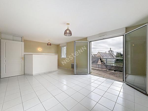 BOTANIQUE - TERRASSE - DERNIER ETAGE - ASCENSEUR - PARKING