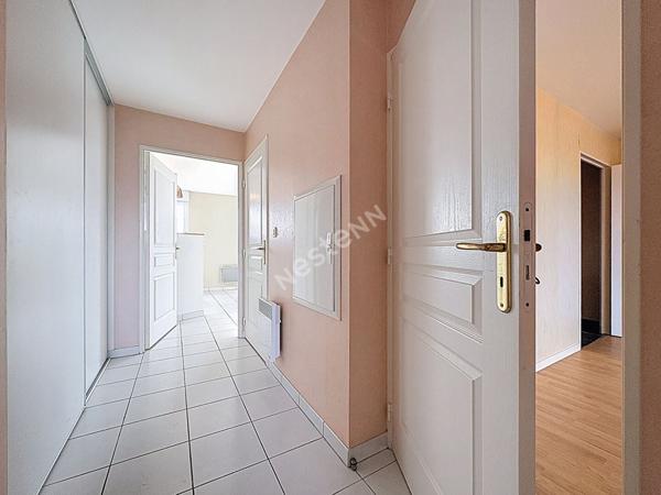 BOTANIQUE - TERRASSE - DERNIER ETAGE - ASCENSEUR - PARKING