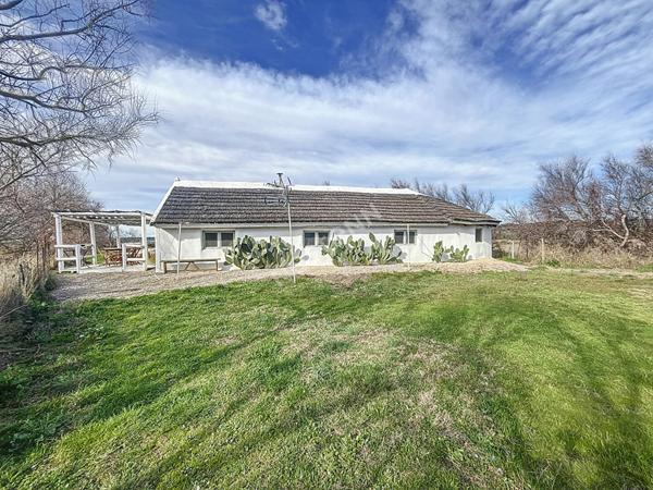 EXCEPTIONNEL aux portes de la Camargue, authentique Cabane de Gardian de 94m²