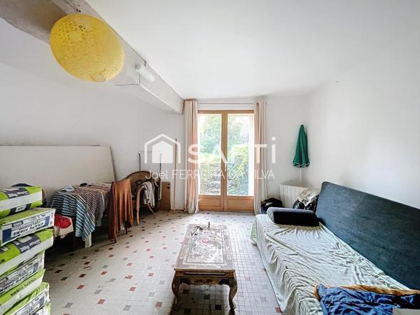 Située dans la charmante ville de Champigny (89340)