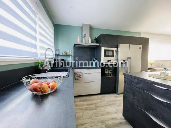 Vente                                                      Villa
                        
                     4 pièces                      100 m2                     à Ornaisons
