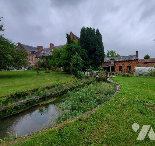 A VENDRE A AUMALE belle demeure d'environ 534 m²