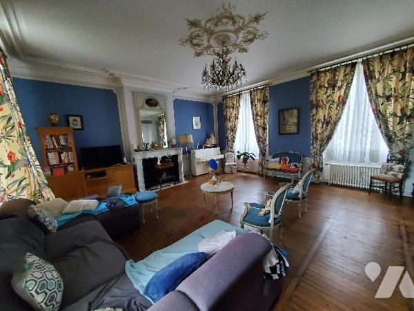 A VENDRE A AUMALE belle demeure d'environ 534 m²